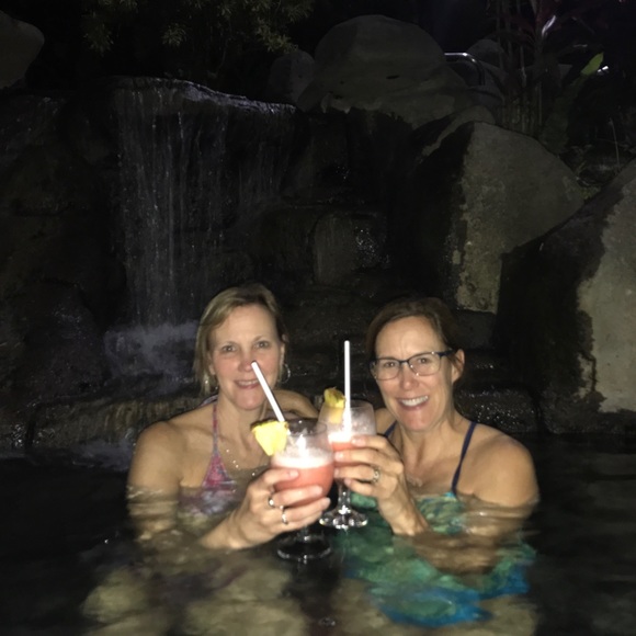 Meet your Posher, Elaine - Picture 2 of 2